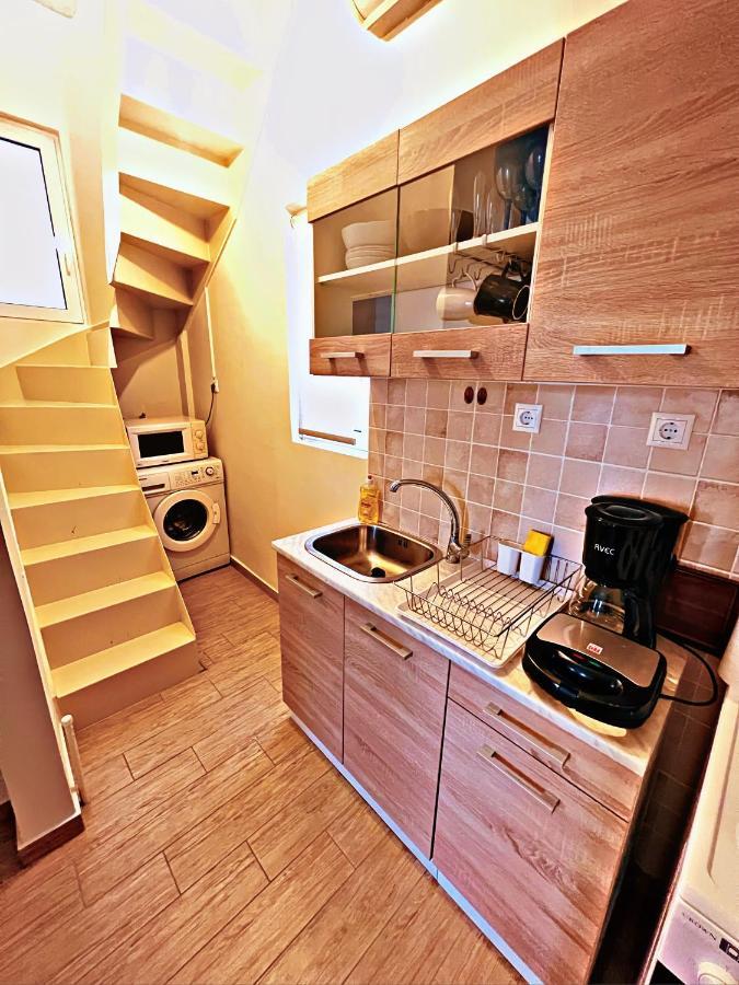 Loft In Pagrati Apartmán